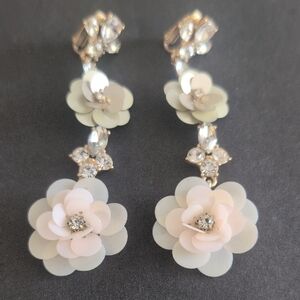 Lovely Clip Floral Drop Earings